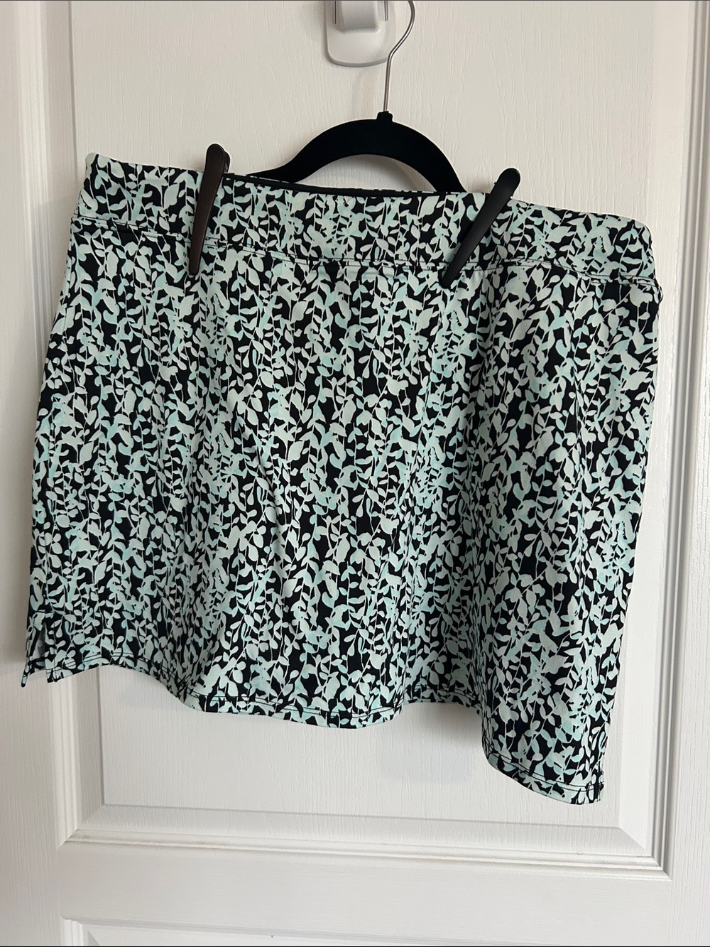 Tranquility by Colorado Clothing Mint Green & Black Leaf-Print Skater Skirt
